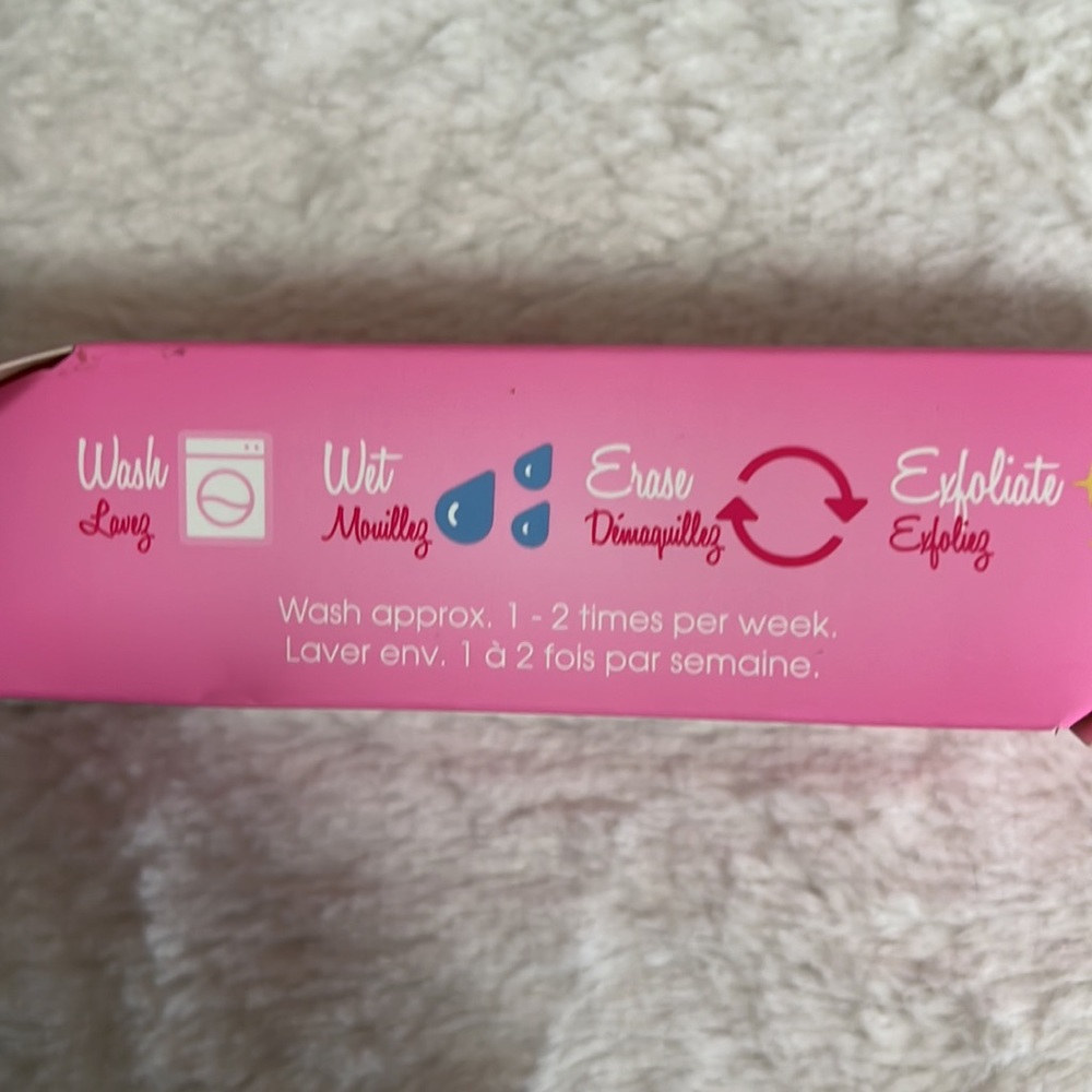NIB Make up eraser - Picture 4 of 6
